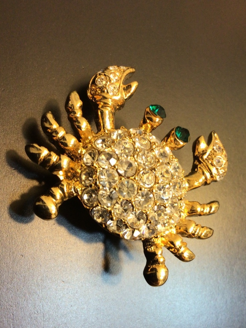 FORNASH Signed Novelty Gold-tone Crab Crystal Brooch Beach Theme - Picture 4 of 15